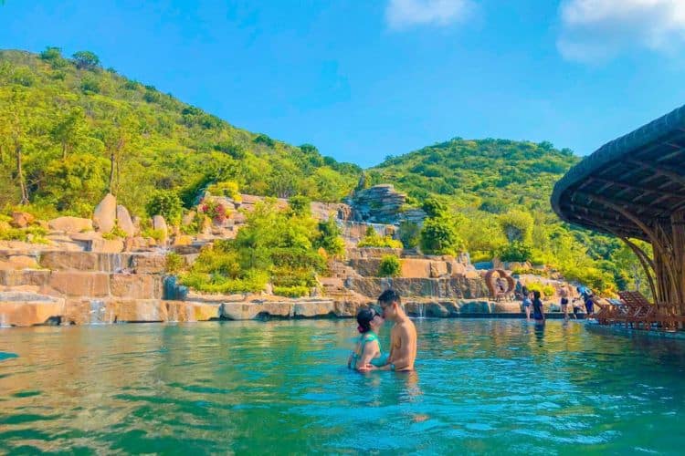 TOUR GHÉP 1 NGÀY HÒN TẰM NHA TRANG (TẮM BÙN)
