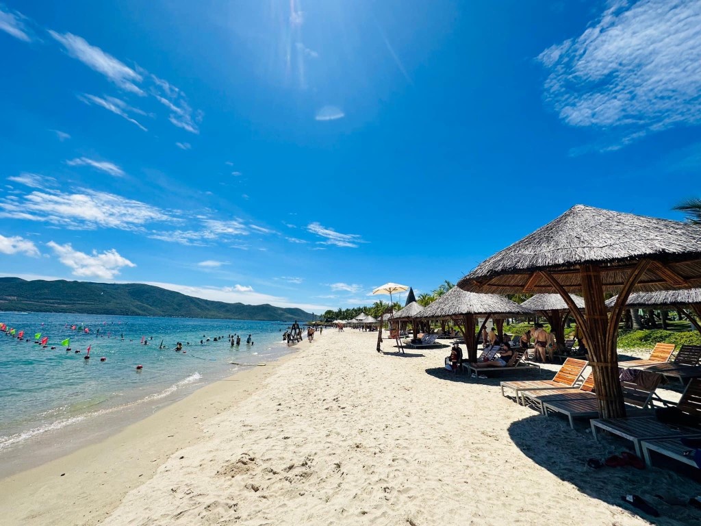 TOUR GHÉP 1 NGÀY HÒN TẰM FULL ĐẢO NHA TRANG  (TẮM BIỂN)