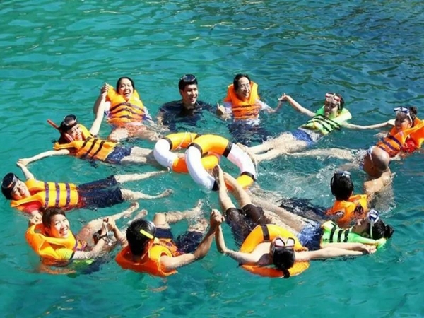 TOUR GHÉP 1 NGÀY TÀU GỖ - BAR NỔI NHA TRANG