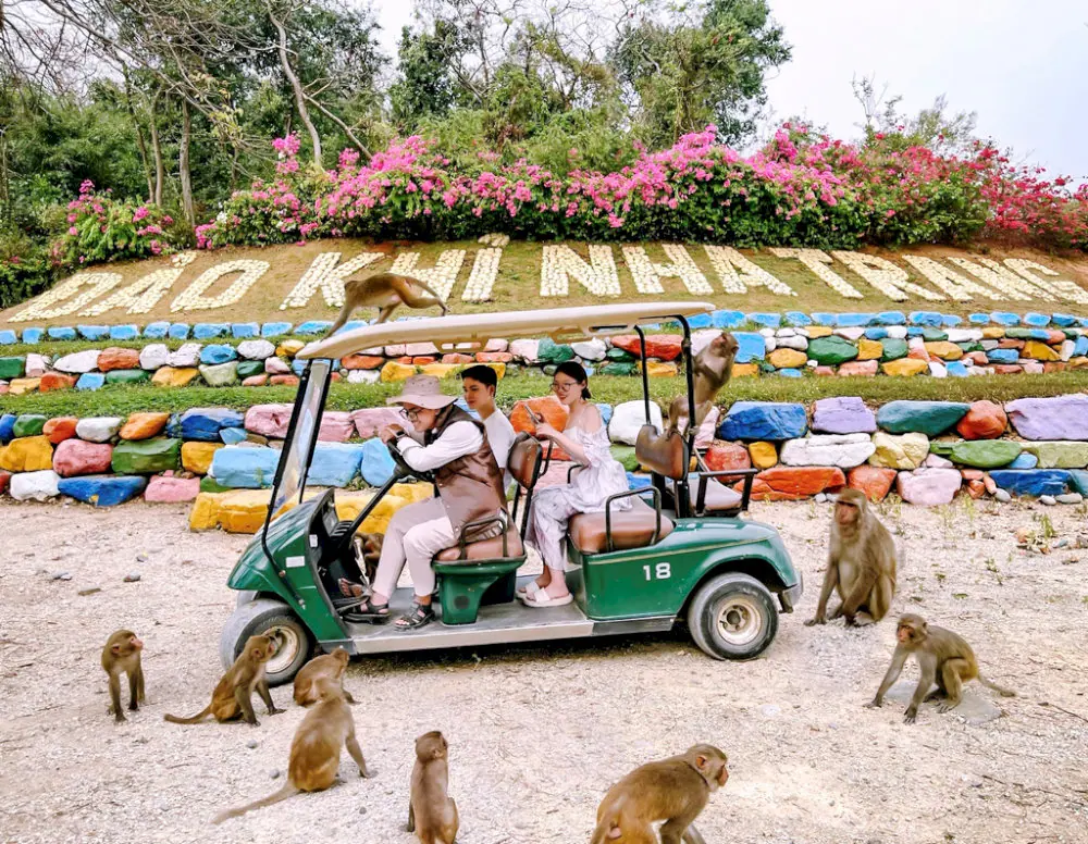 TOUR GHÉP 1 NGÀY ĐẢO KHỈ - SUỐI HOA LAN NHA TRANG 