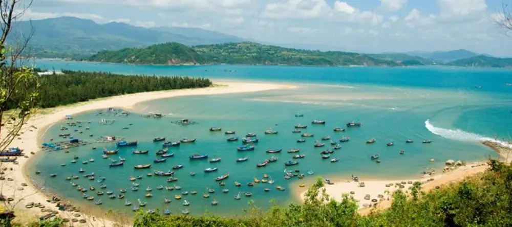 TOUR GHÉP 1 NGÀY NHẤT TỰ SƠN – BIỂN VỊNH HÒA – ĐỒI CÁT TỪ NHAM