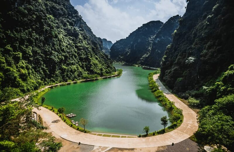 TOUR GHÉP 1 NGÀY TUYỆT TÌNH CỐC - TAM CỐC - HANG MÚA 
