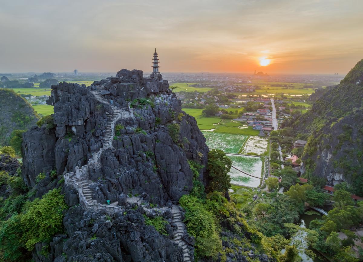 TOUR GHÉP 1 NGÀY TUYỆT TÌNH CỐC - TAM CỐC - HANG MÚA 