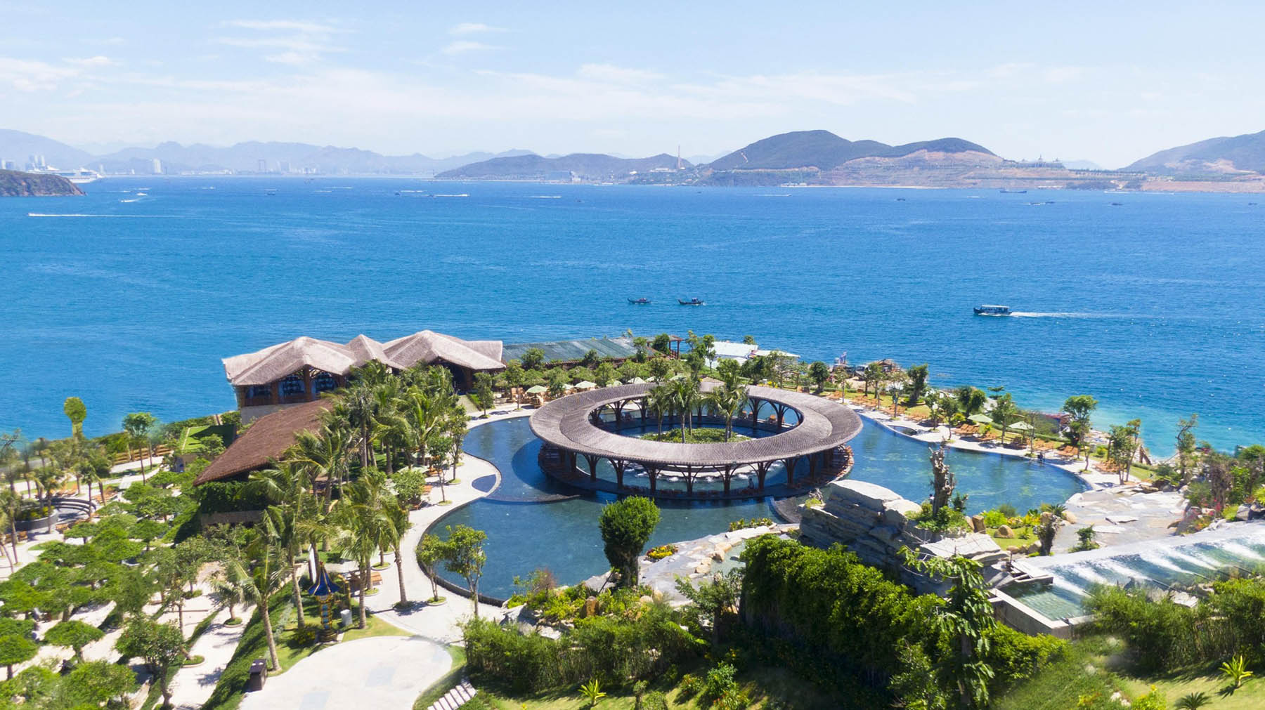TOUR GHÉP 1 NGÀY 3 ĐẢO VIP NHA TRANG ( BÃI TRANH - LÀNG CHÀI - HÒN TẰM)