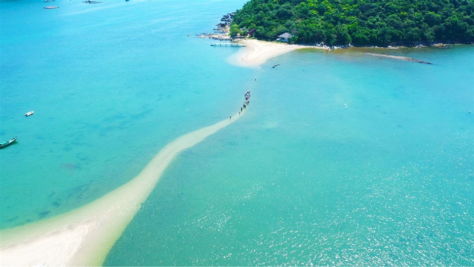 TOUR GHÉP 1 NGÀY NHẤT TỰ SƠN – BIỂN VỊNH HÒA – ĐỒI CÁT TỪ NHAM