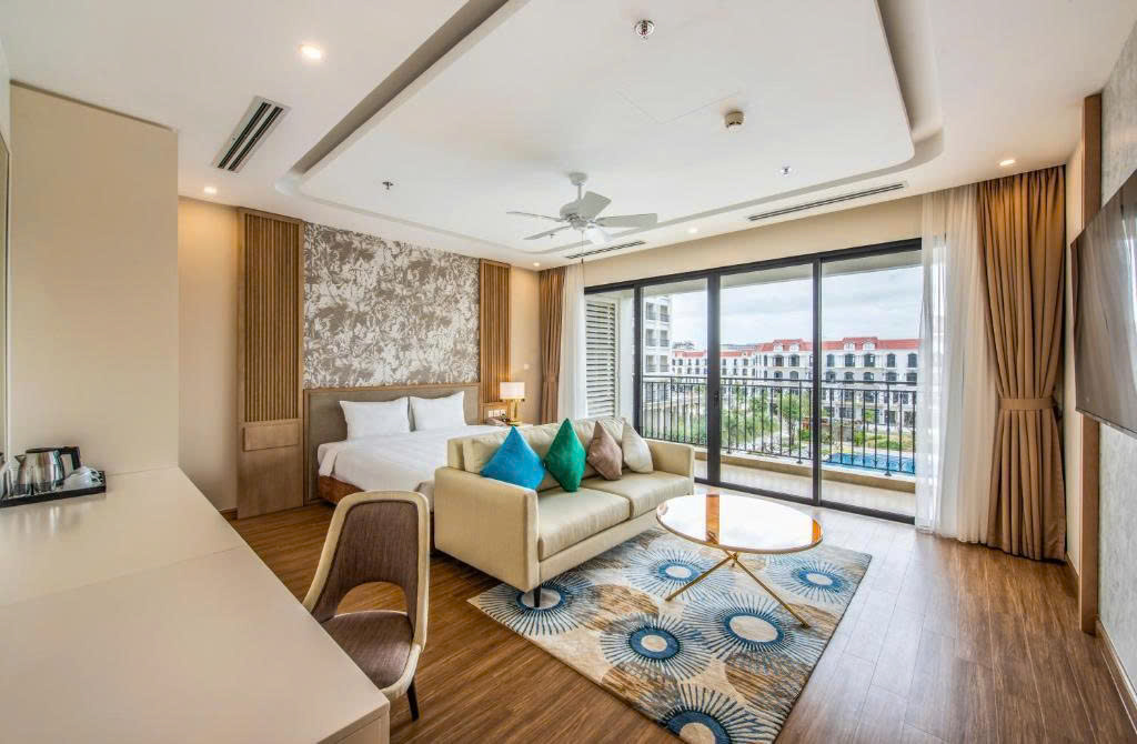 3D2N Combo with breakfast at Vinholiday Fiesta Phu Quoc & Safari or Vinwonder fun